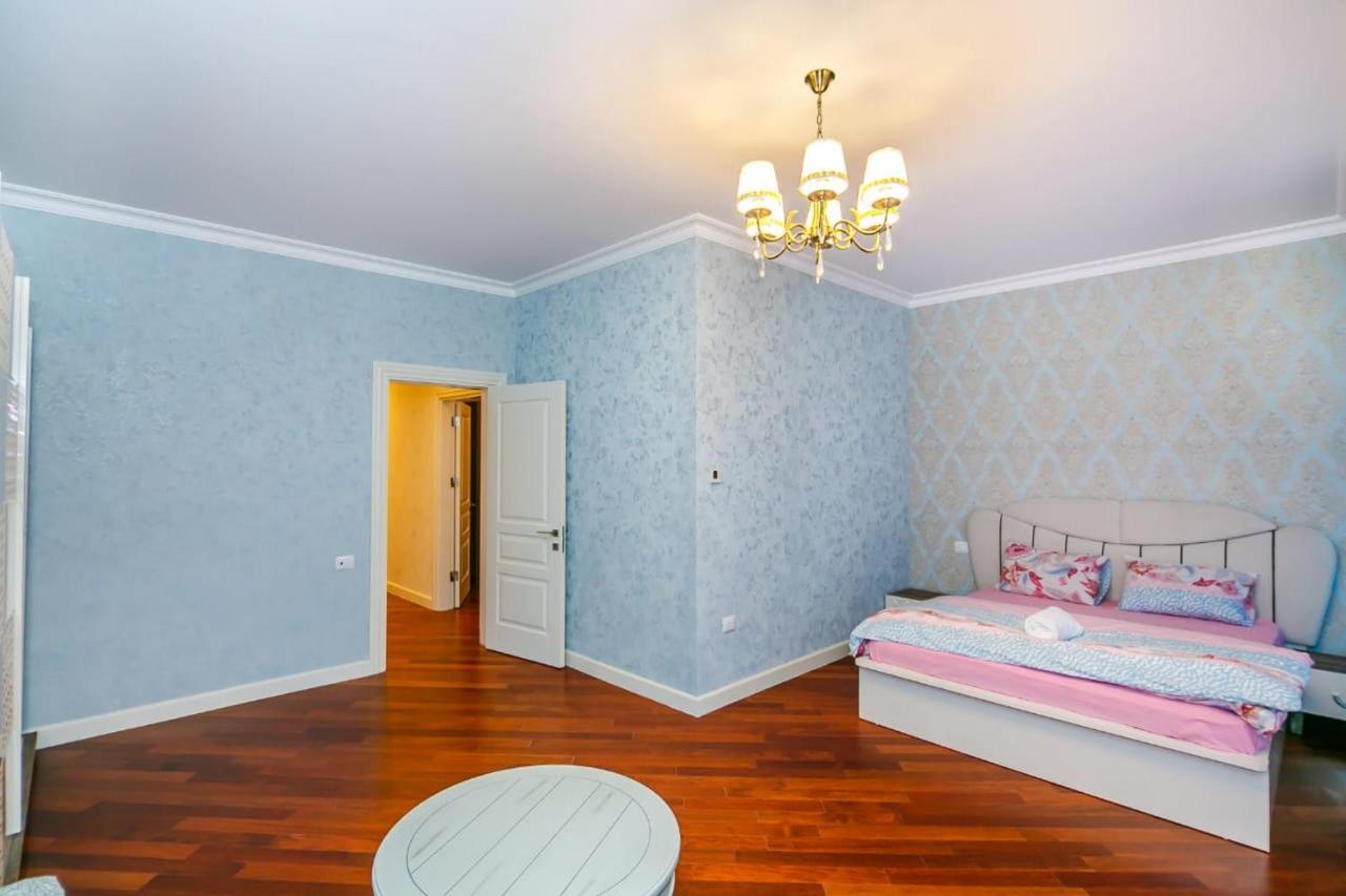 Lux Family Apartment In City Center Bakoe Buitenkant foto