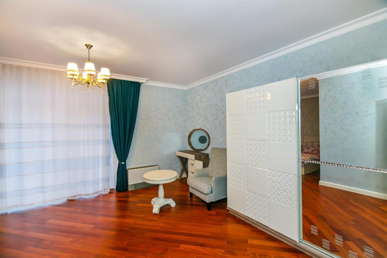 Lux Family Apartment In City Center Bakoe Buitenkant foto