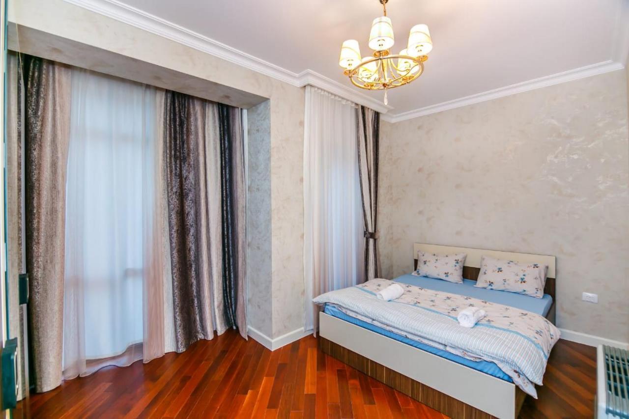 Lux Family Apartment In City Center Bakoe Buitenkant foto