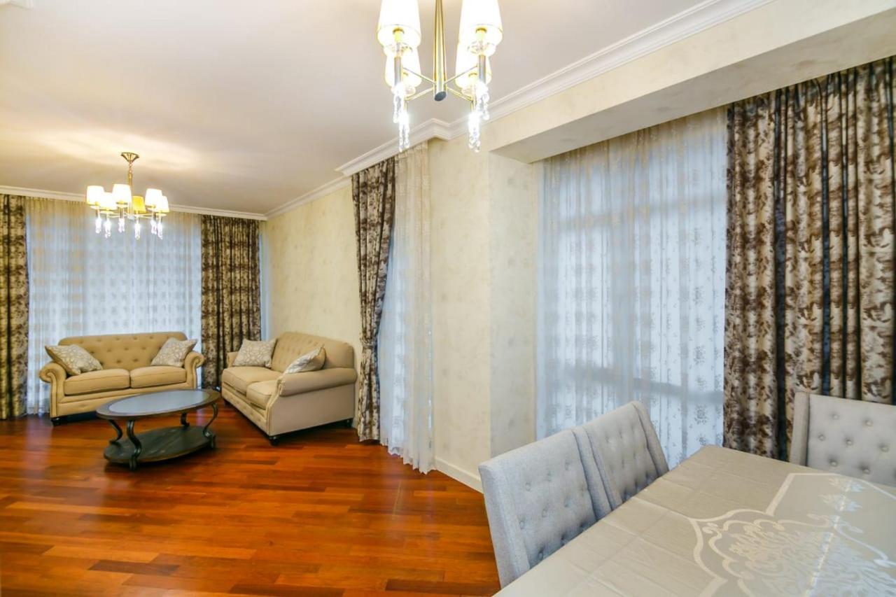 Lux Family Apartment In City Center Bakoe Buitenkant foto