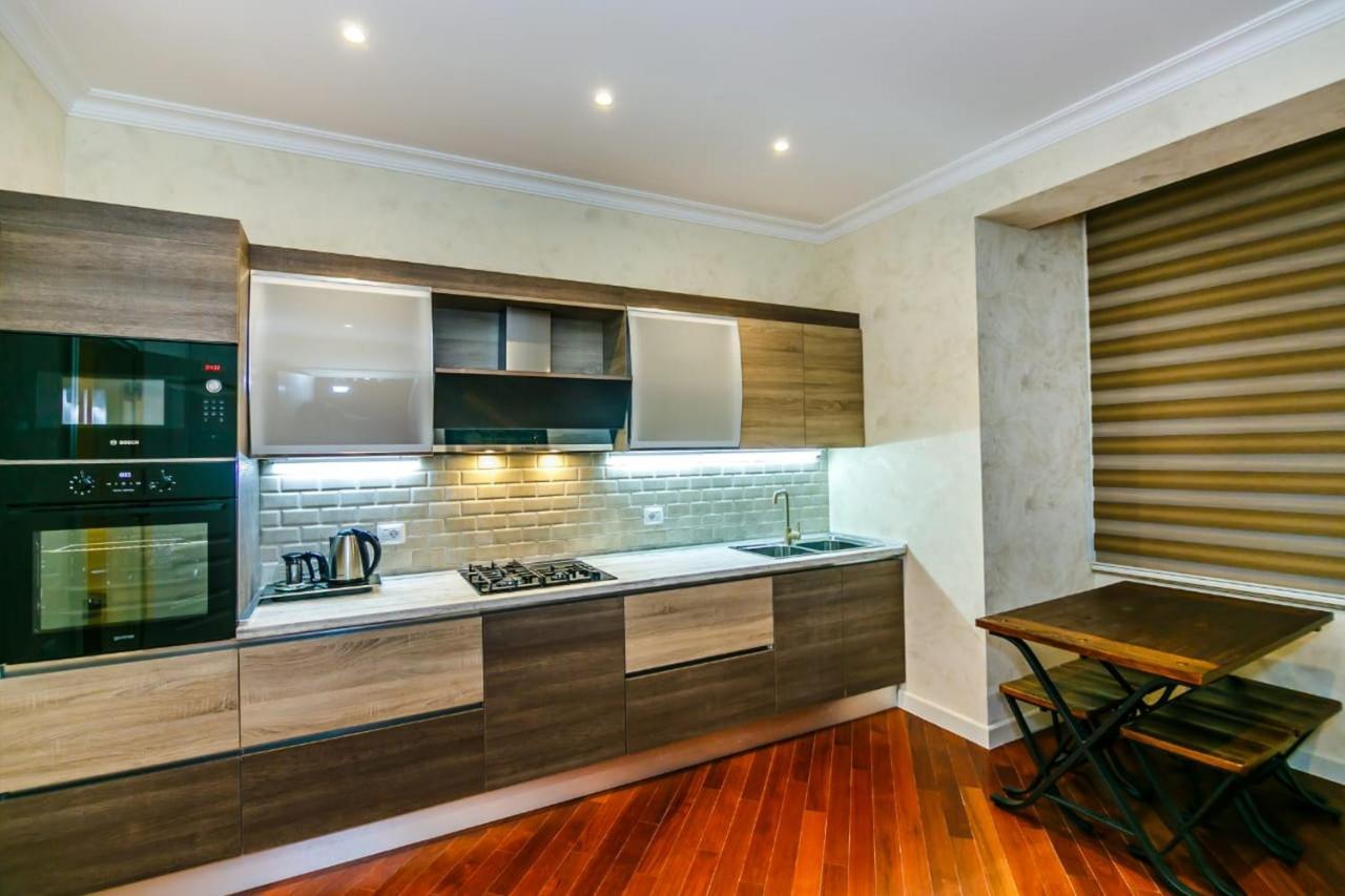 Lux Family Apartment In City Center Bakoe Buitenkant foto